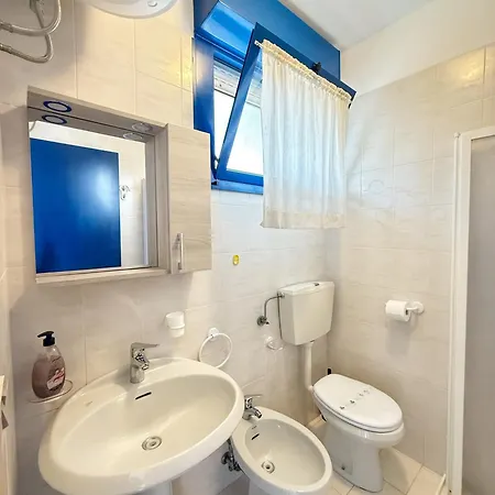 Grazioso N 47 A 100mt Dal Mare 比比翁